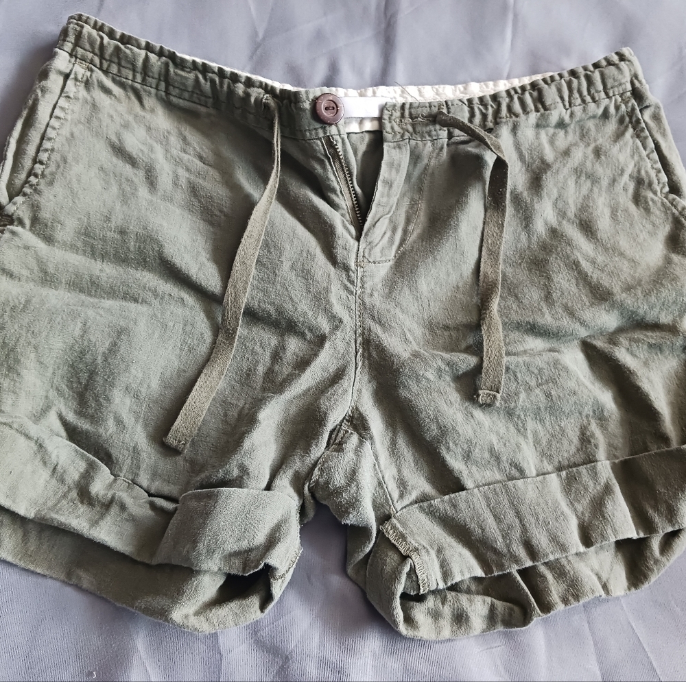 Old Navy Women's Shorts in Olive